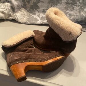 UGG brown suede boots heeled- like new size 7